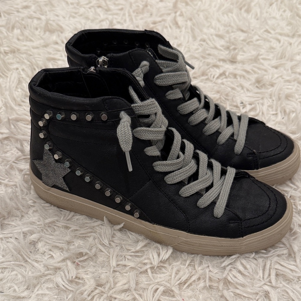 ShuShop Black and Gray High-Top Sneakers